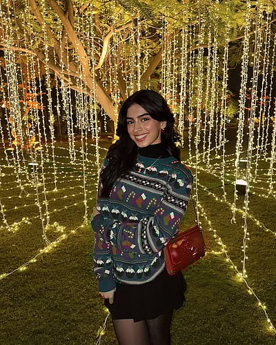 கிறிஸ்துமஸ் ஜொலிப்பில்... குஷி கபூர்!