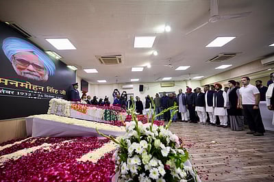 காங்கிரஸ் அலுவலகத்தில் மன்மோகன் சிங் உடலுக்கு இறுதி அஞ்சலி!