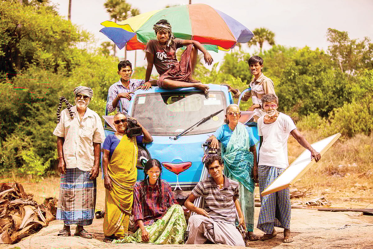 கிராம மக்கள் காட்டும் பயாஸ்கோப்!