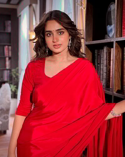 இதயத்தைத் திருடாதே... ஆயிஷா கான்!