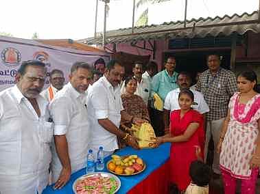 நியாயவிலைக் கடைகளில் மலிவு விலை பொங்கல் பொருள்கள் விற்பனை தொடக்கம்