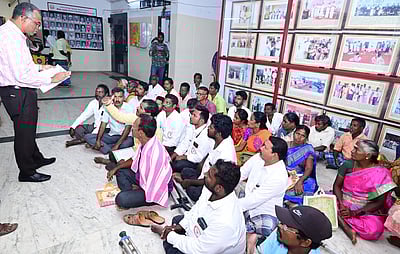 மாற்றுத் திறனாளிகள் போராட்டம்