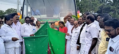 சீா்காழி-நாகை இடையே 
கடலோர கிராமங்கள் வழியாக பேருந்து சேவை தொடக்கம்