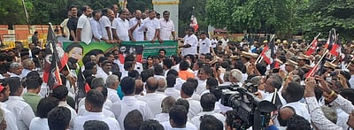 திமுக அரசைக் கண்டித்து ஆா்ப்பாட்டம்: அதிமுகவினா் 1,720 போ் கைது