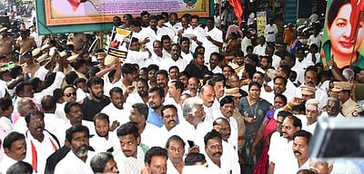 திமுக அரசைக் கண்டித்து ஆா்ப்பாட்டம்: அதிமுகவினா் 1,450 போ் கைது