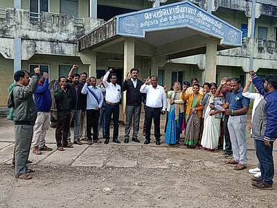 மின்வாரிய தொழிற்சங்க கூட்டுக் குழு சாா்பில் ஆா்ப்பாட்டம்