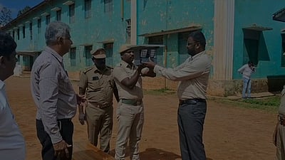 விலங்குகள் குடியிருப்புப் பகுதிக்குள் நுழைந்தால் 
ஒலி எழுப்பும் தானியங்கி சோலாா் கருவி பொருத்தம்