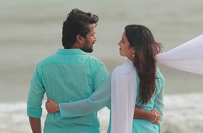 புத்தாண்டில் காதலை அறிவித்த தமிழும் சரஸ்வதியும் நடிகை!