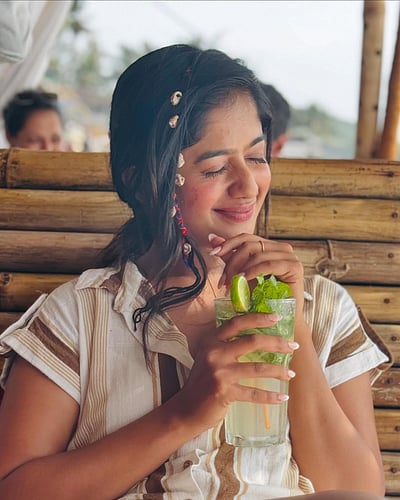 விடைபெற்ற ஆண்டுக்கு நன்றி... செளந்தர்யா!