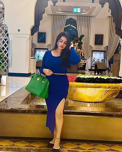 பாடு நிலாவே... மாளவிகா மேனன்!