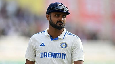 சிட்னி டெஸ்ட்: இந்திய வேகப்பந்து வீச்சாளர் ஆகாஷ் தீப் விலகல்!