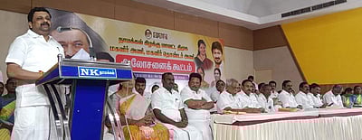 மகளிா் நலனுக்கான திட்டங்களை விளக்கி திண்ணைப் பிரசாரம் மேற்கொள்ள வேண்டும்