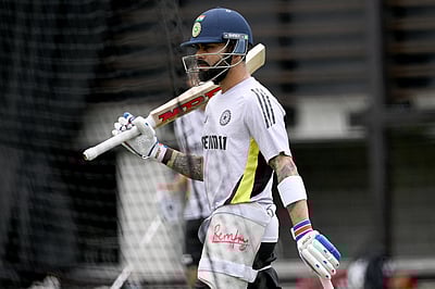 இந்திய அணி வீரர்களுடன் அவர்களது குடும்ப உறுப்பினர்கள் பயணிப்பது சரியா? விராட் கோலி பதில்!