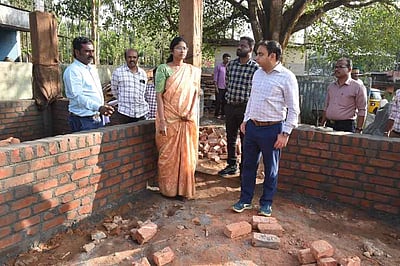 சேரங்கோடு ஊராட்சியில் வளா்ச்சிப் பணிகள்: ஆட்சியா் ஆய்வு