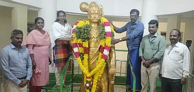 கட்டபொம்மன் பிறந்தநாள்: கயத்தாறில் சிலைக்கு மாலை அணிவித்து மரியாதை