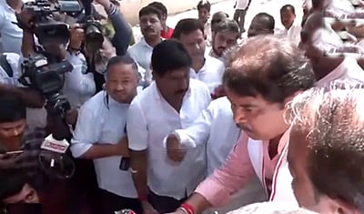 பேருந்து கட்டண உயர்வைக் கண்டித்து கர்நாடகத்தில் பாஜகவினர் ஆர்ப்பாட்டம்!