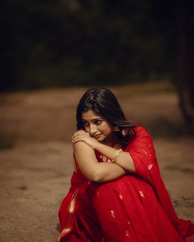 நீயில்லா ஒவ்வொரு பொழுதும்... அர்ச்சனா!