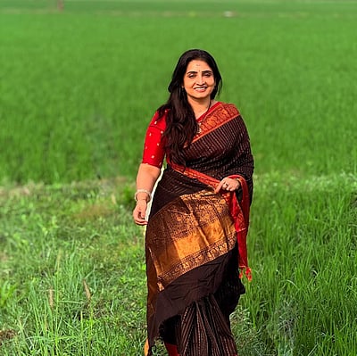 சொர்க்கமே என்றாலும்... சுஜிதா! 