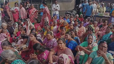 திருச்சி மாநகராட்சியுடன் நெடுஞ்சலக்குடி ஊராட்சியை இணைக்க எதிர்ப்பு: மக்கள் சாலை மறியல்