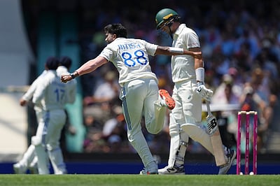 சிட்னி டெஸ்ட்டில் இந்தியா முன்னிலை: ஆஸி. 181க்கு ஆல் அவுட்! 