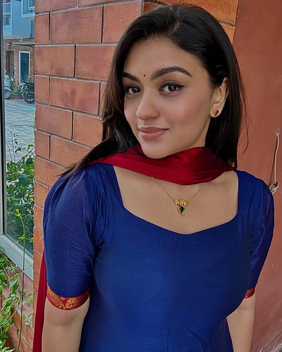 கடைவிழிப் பார்வை... ஷபானா!