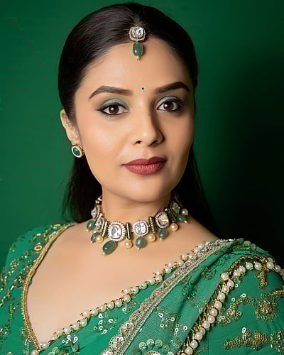 தேன்.. தேன்.. தேன்.. ஸ்ரீமுகி!