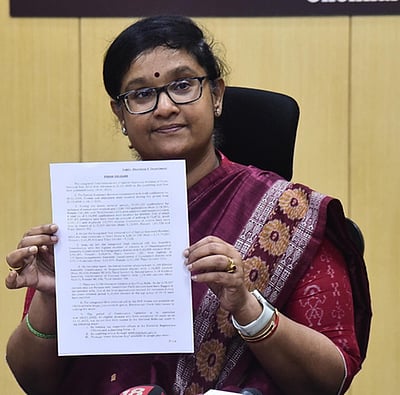 அரசியல் கட்சிகளுடன்  தலைமைத் தோ்தல் அதிகாரி நாளை ஆலோசனை