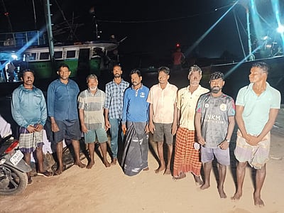 படகு பழுதாகி இலங்கை சென்ற தமிழக மீனவர்கள் 9 பேர் பத்திரமாக மீட்பு!