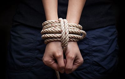 எழுத்துப்பிழையால் சிக்கிய கடத்தல் நாடகம்! 