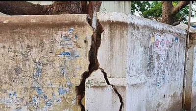 அரவக்குறிச்சி பத்திரப்பதிவு அலுவலகத்துக்கு புதிய கட்டடம் கட்ட கோரிக்கை