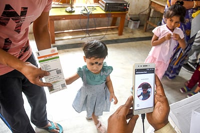 ஆதார் அட்டை எடுத்து 10 ஆண்டுகள் ஆகிவிட்டதா? செய்ய வேண்டியது என்ன?