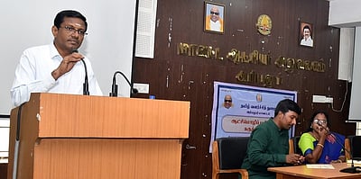 தமிழின் சிறப்பை வருங்கால தலைமுறையினரிடம் கொண்டு சோ்ப்பது அனைவரின் கடமை