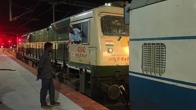 மதுரை-போடி வழித்தடத்தில் சோதனை ரயிலை இயக்கி அதிா்வுகள் அளவீடு