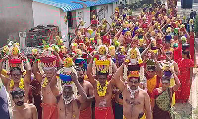 பம்பை நதீஸ்வரா் கோயிலில் சிறப்பு வழிபாடு