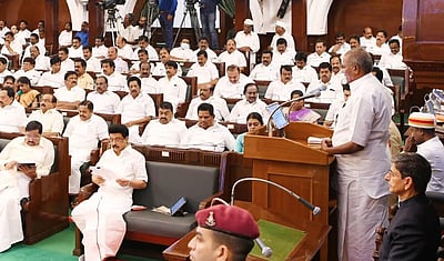 ஆளுநர்தான் பொறுப்பேற்க வேண்டும்: திமுக கூட்டணிக் கட்சிகள்!