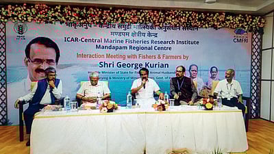 மண்டபத்தில் கடல்பாசி விதை உற்பத்தி மையம்: மத்திய இணை அமைச்சா் ஜாா்ஜ் குரியன் திறந்து வைத்தாா்