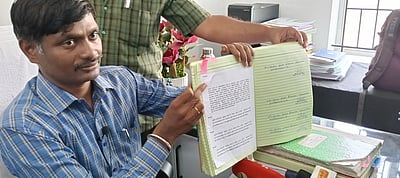 ஆண்டாங்கோவில் கிழக்கு ஊராட்சியை இணைக்க எதிா்ப்பு தெரிவித்த தீா்மானம் போலியானது