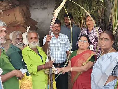 கமுதியில் குடும்ப அட்டைதாரா்கள் 36 ஆயிரம் பேருக்கு பொங்கல் பரிசு தொகுப்பு