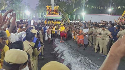 கோபி பாரியூா் கொண்டத்துக் காளியம்மன் கோயில் குண்டம் திருவிழா