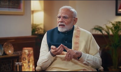 நானும் மனிதன்தான், தவறு செய்திருக்கலாம்: பிரதமர் மோடியின் முதல் நேர்காணல்