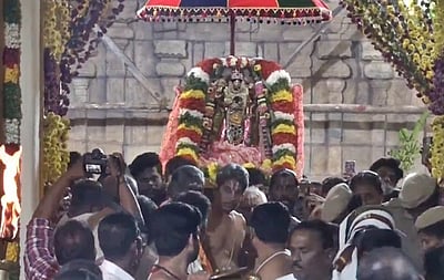 மதுரை தல்லாகுளம் பெருமாள் கோயிலில் சொர்க்கவாசல் திறப்பு: திரளானோர் சுவாமி தரிசனம்!