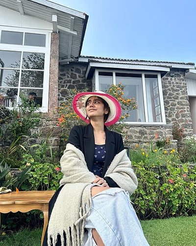 மெல்லச் சிரித்தாய்... பிரியா வாரியர்!