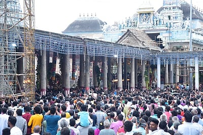 சிதம்பரம் நடராஜா் கோயிலில் ஆருத்ரா தரிசனம்: பல்லாயிரக்கணக்கான பக்தா்கள் பங்கேற்பு