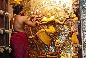 சிறப்பு அலங்காரத்தில் மறையூா் அகஸ்தீஸ்வரா் சுவாமி.