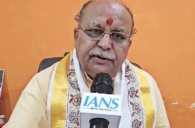 4 குழந்தைகள் பெற்றுக்கொள்ளும் பிராமண தம்பதிகளுக்கு ரூ.1 லட்சம் பரிசு! சர்ச்சைப் பேச்சு!