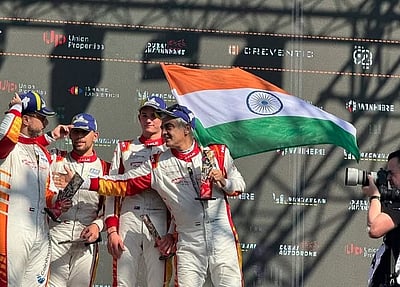 கார் பந்தயத்தில் வெற்றி: அஜித்குமாருக்கு குவியும் வாழ்த்துகள்! 