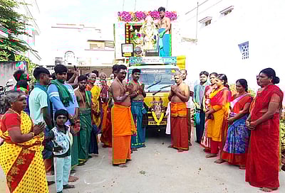 சேலத்திலிருந்து பழனிக்கு பாதயாத்திரை புறப்பட்ட பக்தர்கள்!