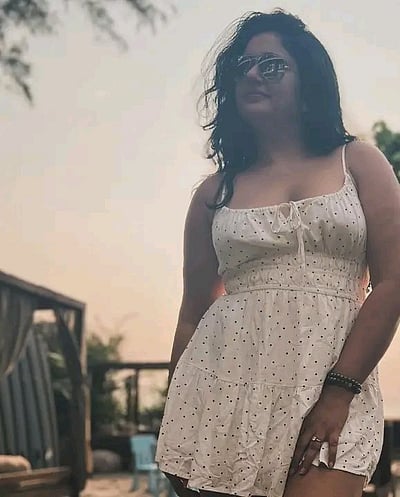 கொள்ளை அழகு.. பூனம் பாஜ்வா!