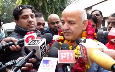 தில்லி தேர்தல்: வேட்புமனு தாக்கல் செய்தார் மணீஷ் சிசோடியா!
