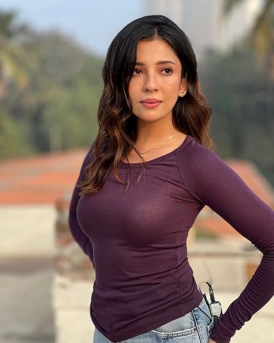 மார்டன் பியூட்டி.. பர்கா சிங்!